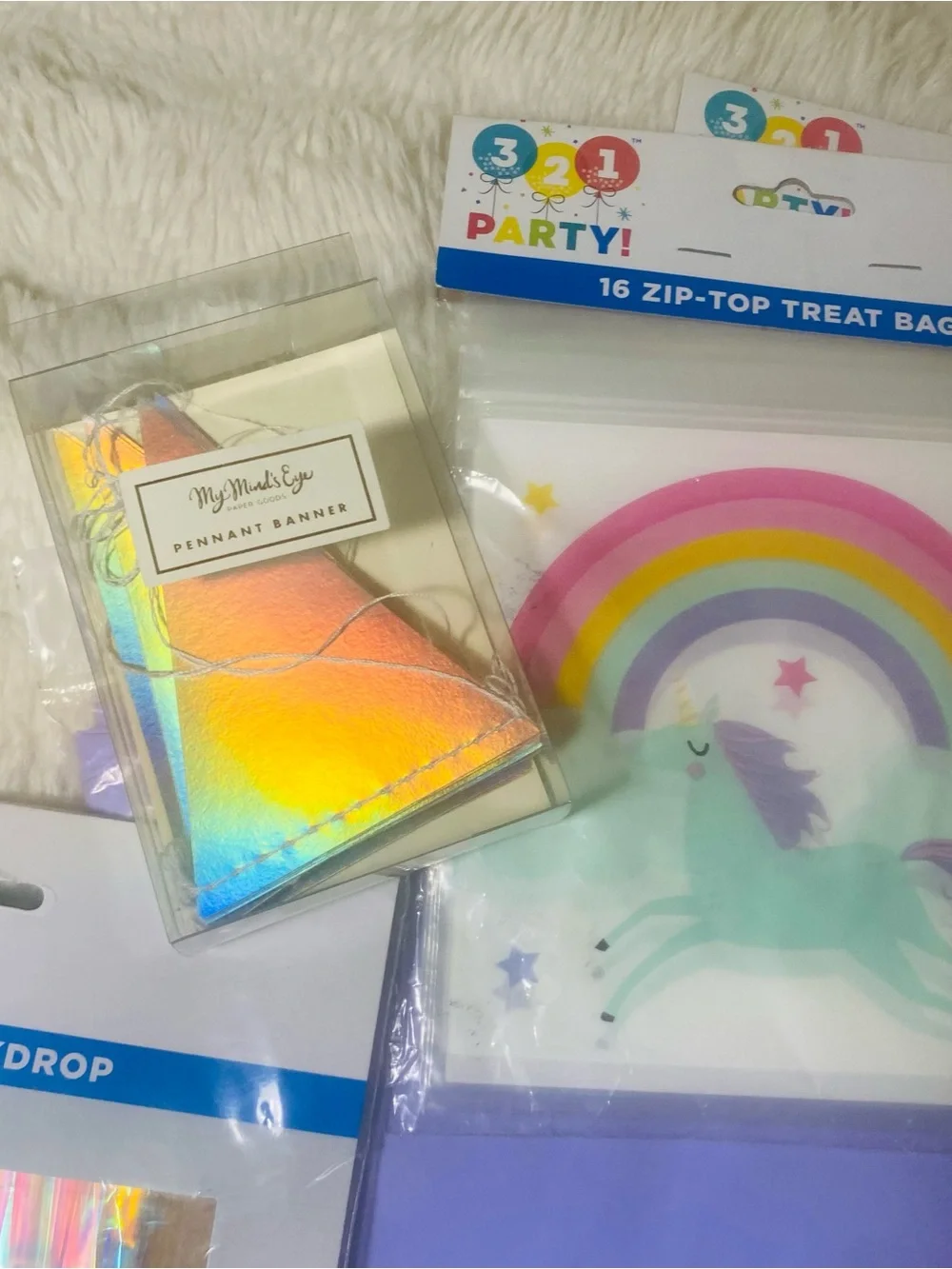 3-2-1 Party Pastel Purple Tablecover and Party 21 Set Unicorn Rainbow